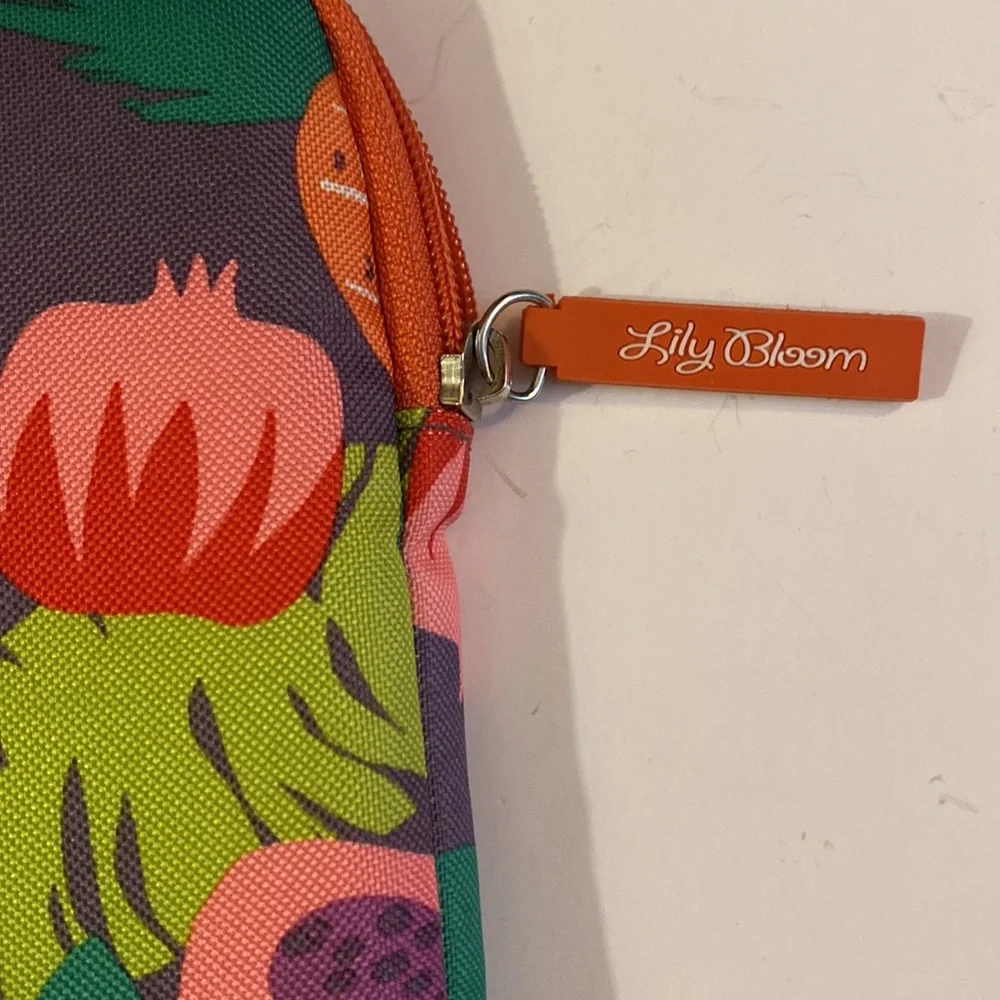 NWOT Lily Bloom protective device case in cute fruit pattern!